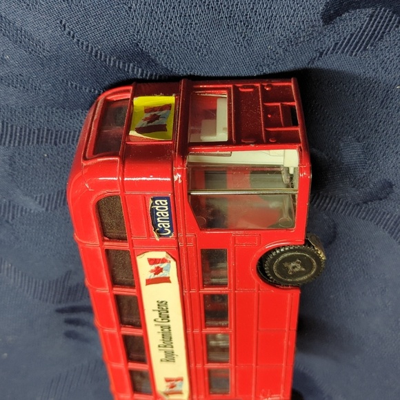 Red Double-Decker Bus Model - Picture 2 of 8